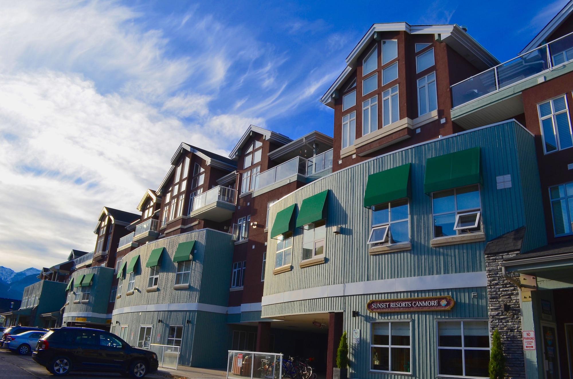Sunset Mountain Inn Canmore Eksteriør billede