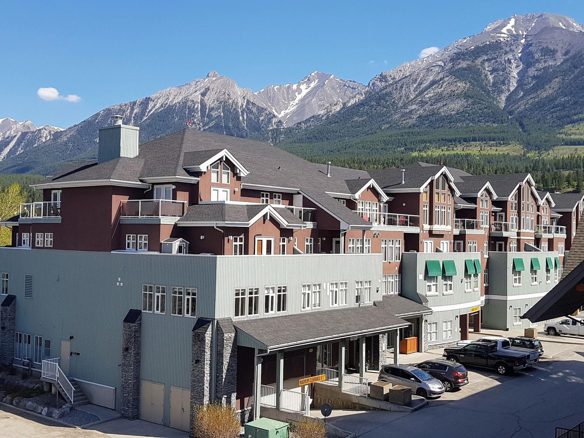 Sunset Mountain Inn Canmore Eksteriør billede
