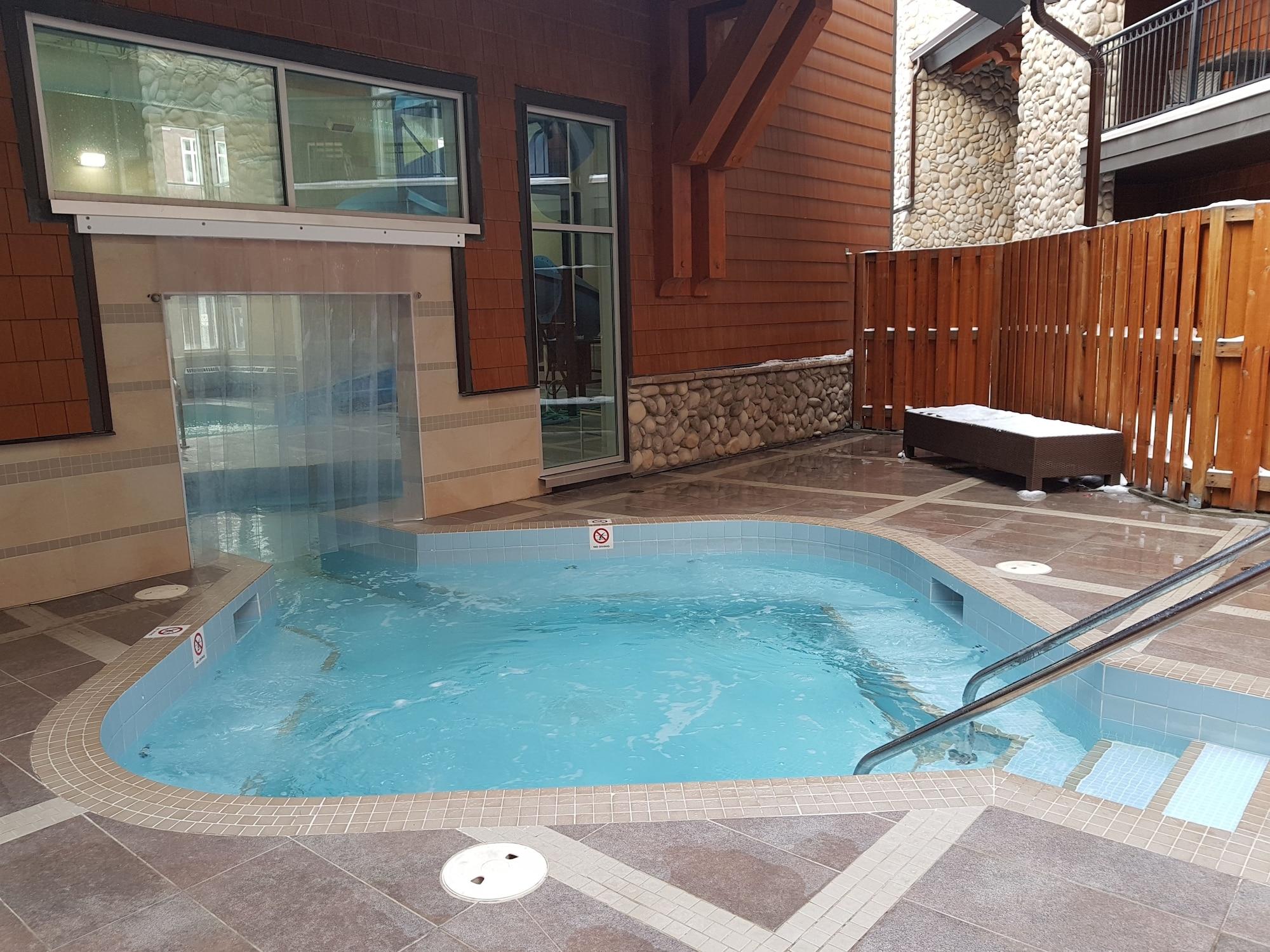 Sunset Mountain Inn Canmore Eksteriør billede