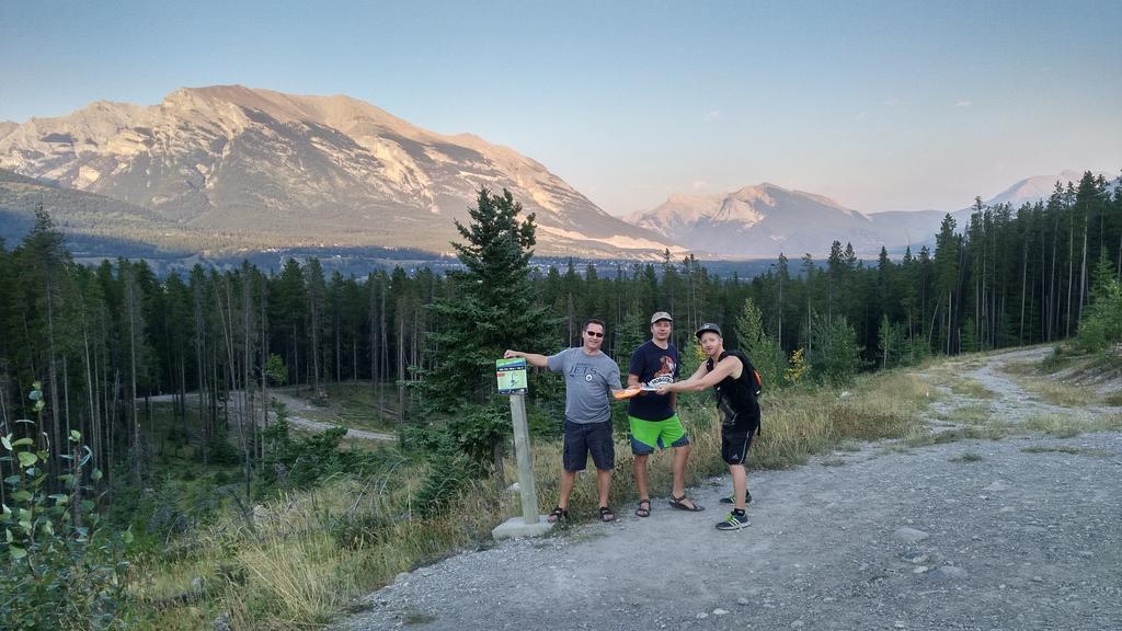 Sunset Mountain Inn Canmore Eksteriør billede