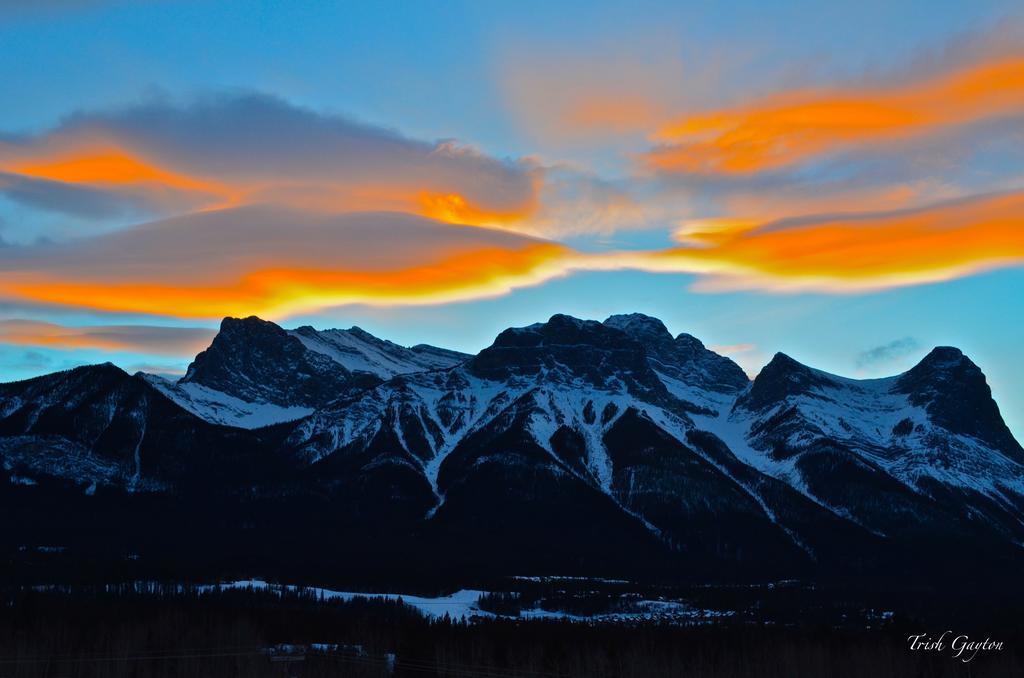 Sunset Mountain Inn Canmore Eksteriør billede