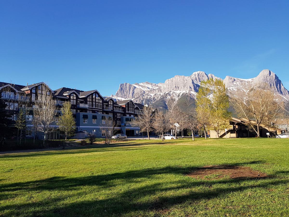 Sunset Mountain Inn Canmore Eksteriør billede