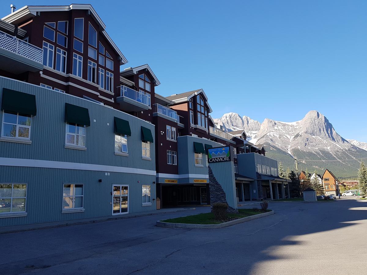 Sunset Mountain Inn Canmore Eksteriør billede